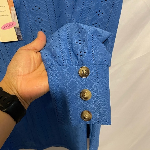 Elegant Blue Lace V-Neck Blouse - Picture 7 of 7